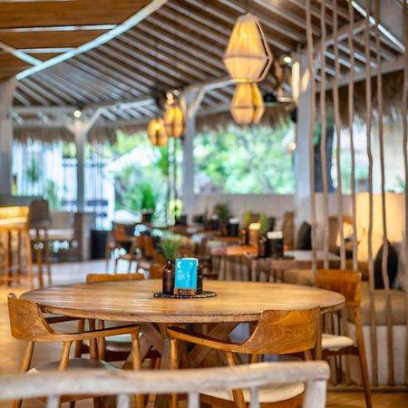 Mowies On The Beach Gili Air Exterior foto